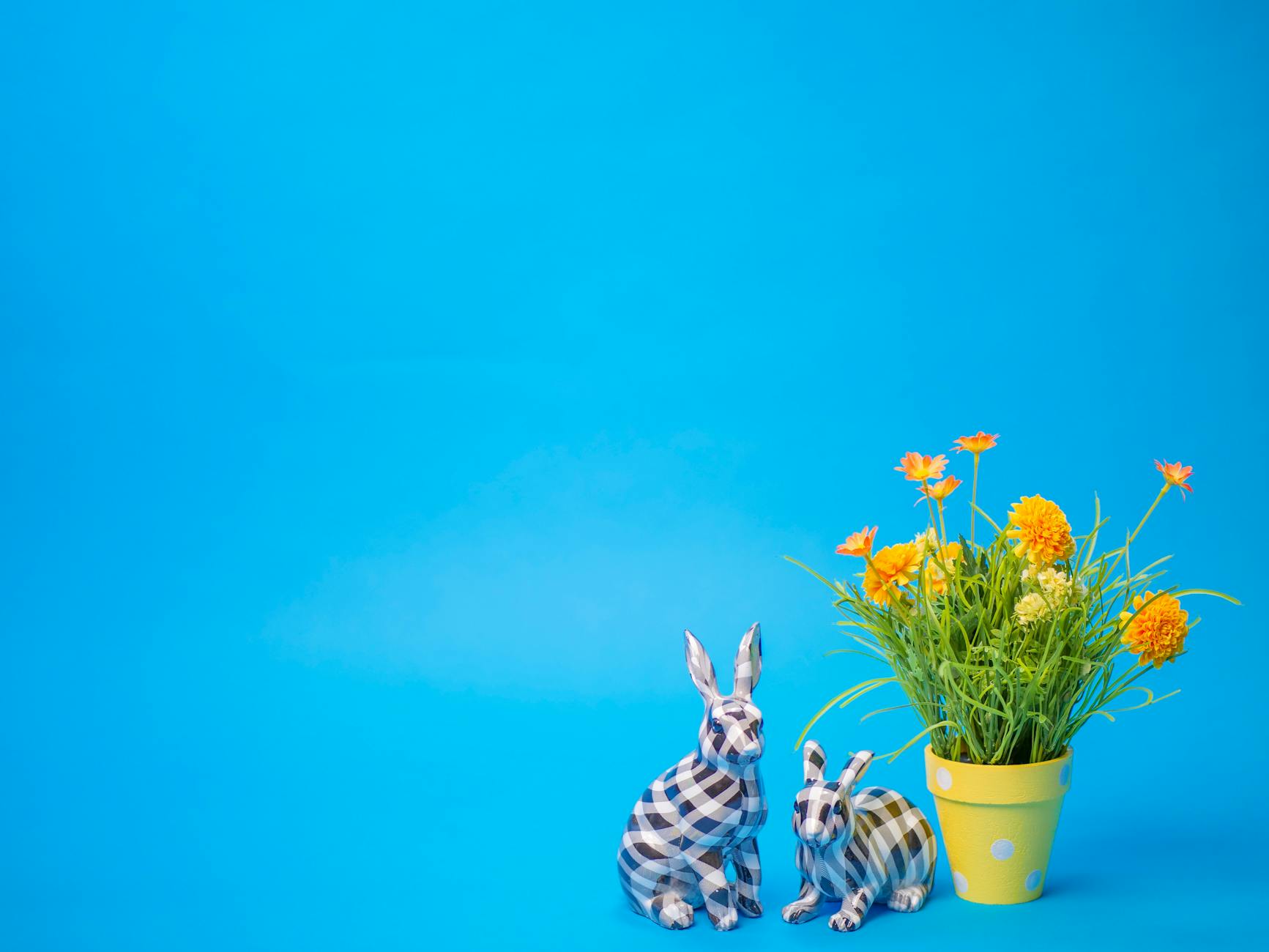 Festive Frontiers: Spruce Up Your Door with Easter Bunny Decorations