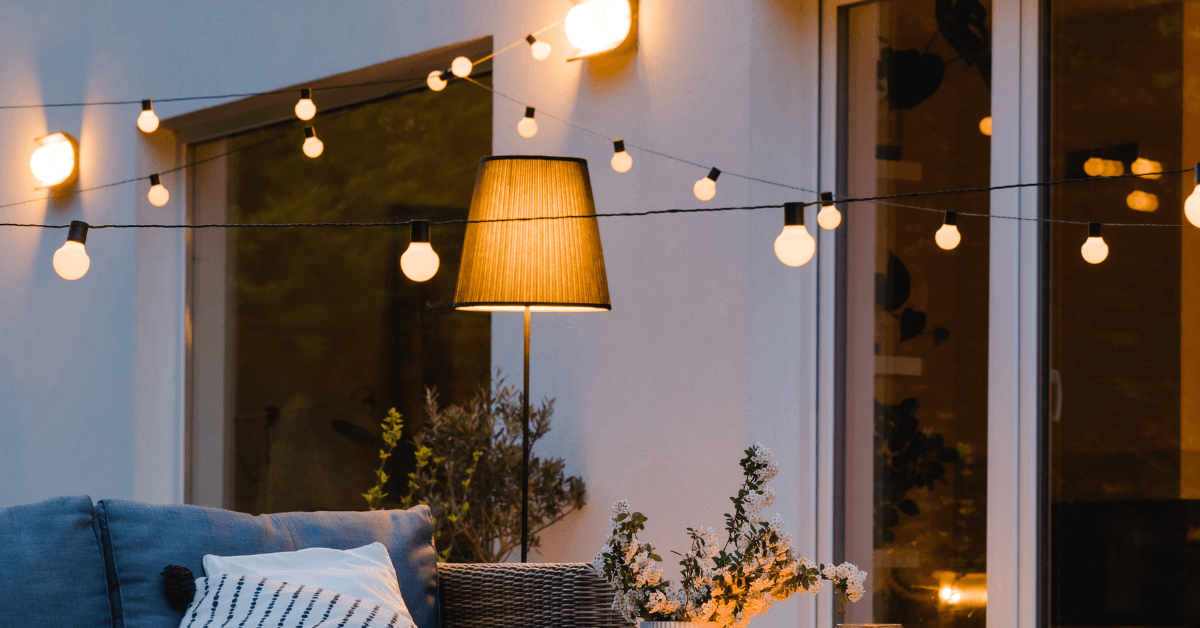 Outdoor Lighting & Decor