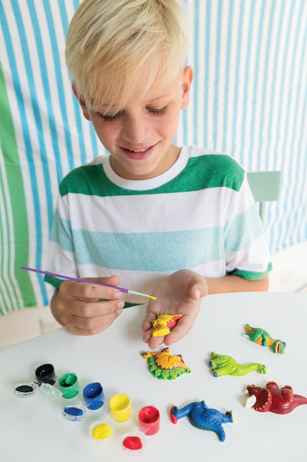 Discover the 4M Dinosaur World Giant Dino STEAM Kit for Kids Aged 5 and Up